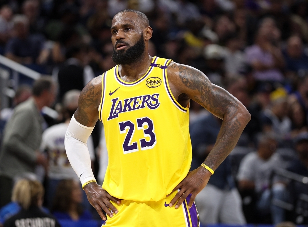 2026世界杯手机直播-破铜废铁换历史第一人？哈登前队友提议勇士继续招募詹姆斯！